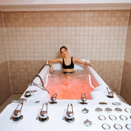 Ungvarskiy Thermal Hotel